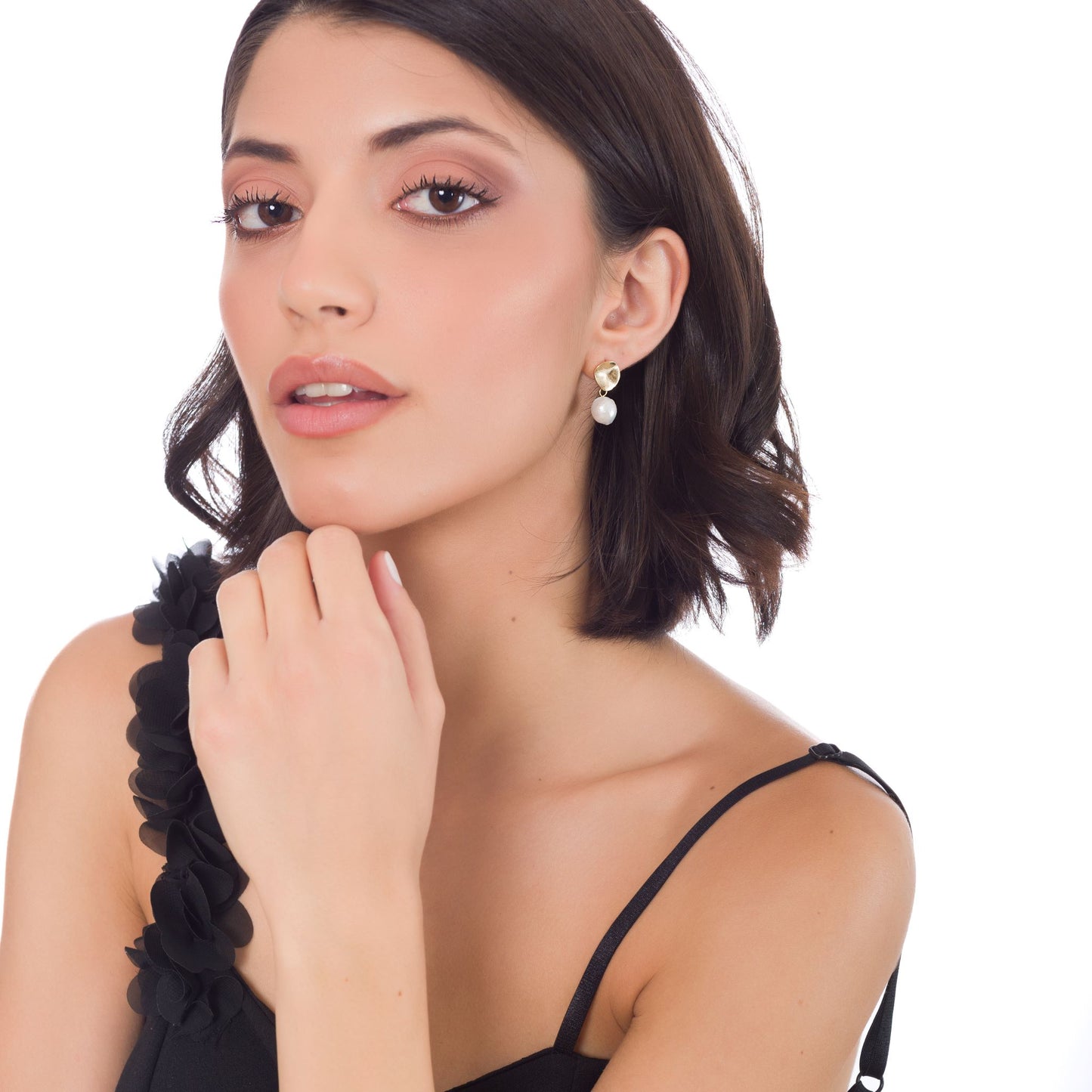 BLADGLANS – Naturnära pärlörhängen med gyllene blad