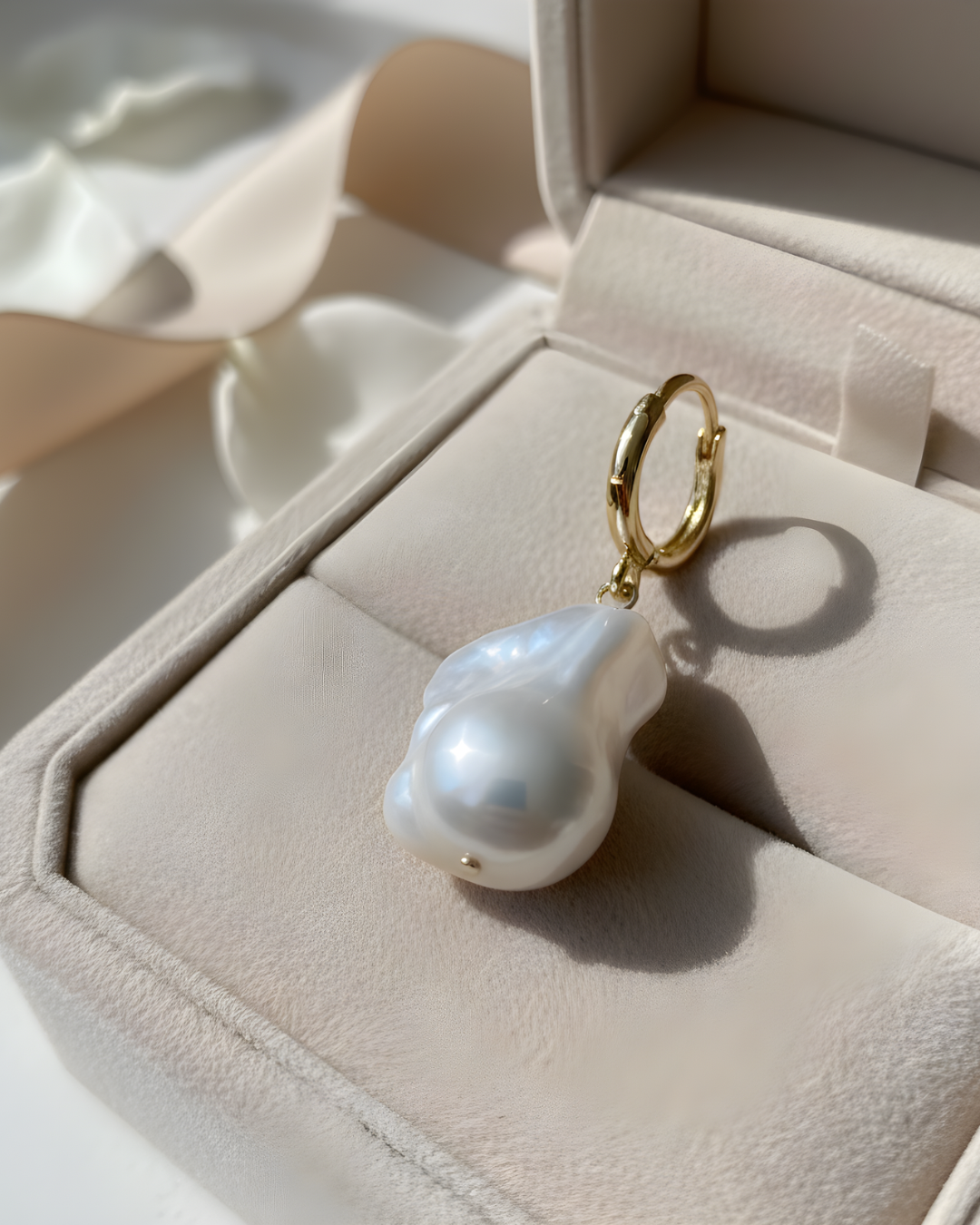 ETHOS STATEMENT - Lyxigt Halsband med Avtagbar Pärla