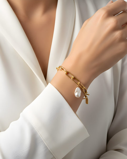 ETHOS ARMBAND – En modern klassiker med exklusiv pärlberlock